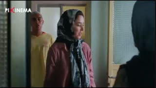 سکانس تابستان داغ : گم شدن بچه سارا که به خانه نسیم(پری‌ناز ایزدیار) آورده