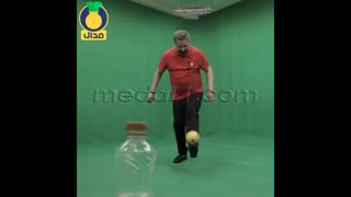 چالش درب بطری مهرداد میناوند در استودیو مدال