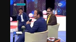 گوشی موبایلی که از سوراخ توالت پایین نرفت