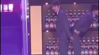 Kpop funny +18 momments