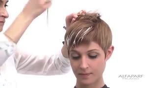 آموزش تکنیک بی رنگ کردن مو کوتاه- مومیس مشاور و مرجع تخصصی مو