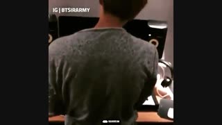 کوکی ملقب به مردم آزار@-@ایندفه به جی هوپ رو اوردهXD