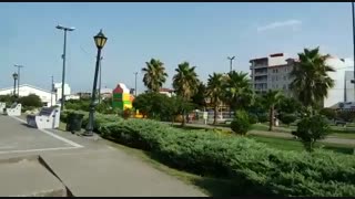 گشت و گذار در  پارک ساحلی انزلی و گوش دادن به آواز مرغان دریایی