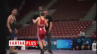 کشتی‌گیر مبتلا به سندروم داون حریف خود را فیتیله پیچ کرد!