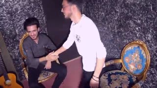 تیزر آهنگ خاص(تپش بند_رضا اقبالی؛حسین بهمنی)