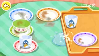 Baby Panda Gets Organized