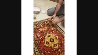 پاک کردن لکه چای از روی فرش