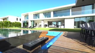 modern villa in Los Angeles