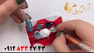 کلیپ آموزش طراحی ساده و  شیک ناخن با اکلیلی + ناخن مصنوعی
