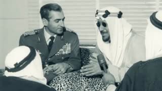 امیرعباس هویدا: بحرین دختر خودمان بود شوهرش دادیم