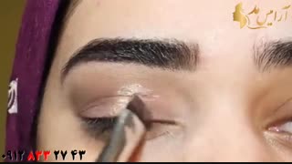 فیلم خودآرایی ملایم چشم با سایه براق