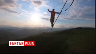 ماجراجویی دلهره آور جوان آلمانی در ارتفاع ۳۲۰ متری!