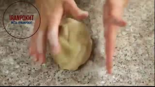 نان مغزدار بسیار خوشمزه معروف به نان Gata