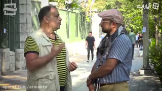 اون یارو قد بلنده داره بهم میخنده@_@