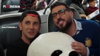 ساخت ایران سری دوم ، غلام و فری بهمراه خرس عروسکی در هواپیما