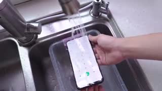 تست زد آب بودن گوشی سامسونگ گلکسی A50