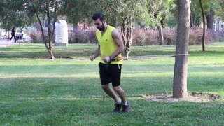 چربی سوزی فوق العاده با استفاده از تمرینات کش بدنسازی (دویدن رو به جلو و عقب)