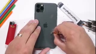 تست مقاومت گوشی آیفون 11 پرو مکس در برابر خط و خش و حرارت