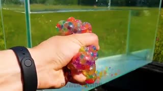 فوران کوکاکولا-آیا می‌دانیدکه خوردن همزمان منتوس و نوشابه مرگبار است؟