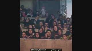 لطفا خانوم هاتون رو دودستی بگیرید.