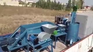 بارگیری دستگاه چوب خرد کن