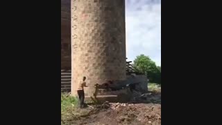 فرو ریختن برج با دست