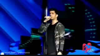 اجرای موزیک روزای تاریک از فرزاد فرزین