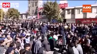 تجمع‌کنندگان خرم‌آبادی: شعار اشتباهی و شیشه شکستن نداریم