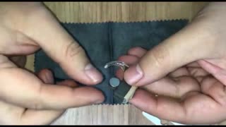 نحوه تعویض باتری در سمعک های (BTE) پشت گوشی