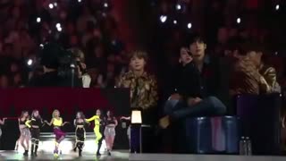 ریکشن BTS به MAMAMOO در MAMa 2019