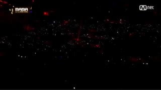 آهنگهای lightsaber+transformer+overdose پرفورمنس گنسرت گروهی اعضای اکسو(فک کنم 2018؟!)