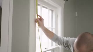 آموزش عایق بندی صحیح پنجره با استفاده از پلاستیک عایق پنجره آسان مش