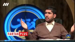 آیا نماز خواندن کارمندانی که ارباب رجوع دارند درست است؟