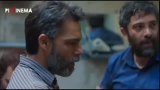 سکانس متری شش و نیم ، دستگیری یکی از خرده فروش‌های مواد در خانه‌اش