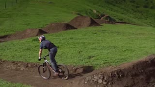 دوچرخه سواری در کوهستان های سر سبز !