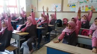 حرکات کششی کلاسی دبستان علائیان کاشان (مژده مهر)