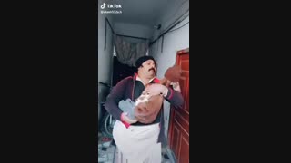 بچه ی این از کی زاده شده؟؟؟؟