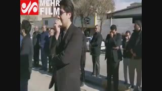 تجمع و عزاداری مردم کرمان مقابل منزل شهید سپهبد حاج قاسم سلیمانی