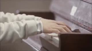 BTS.برای کسایی که پیانو زدن Suga رو ندیده بودن اهنگ "I need U"