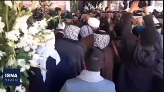 ادای احترام رئیس قبایل کربلا و نجف و مسئولان حشدالشعبی به شهید سپهبد قاسم سلیمانی