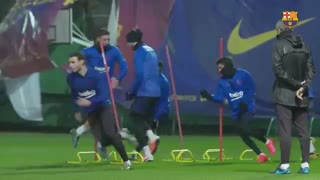 تمرین بارسلونا در هوای طوفانی ; کار هرگز تعطیل نمیشود !