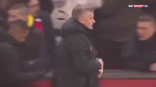 خلاصه بازی مچستریونایتد 0 - برنلی 2 از هفته بیست و چهارم لیگ برتر انگلیس