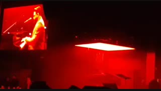 اجرای زنده آهنگ زیبا و شنیدنی هیچ از بابک جهانبخش