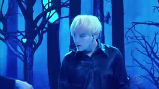 اجرا بی نظیر آهنگ Black Swan از BTS در برنامه the late late show ♡~♡ پیشنهادی * بی تی اس
