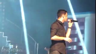 اجرای زیبای  محسن یگانه در کنسرت  آهنگ نباشی