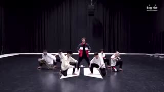 تمرین black swan از bts