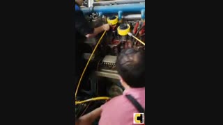 توان ابزار -- بستن پیچ های سرسلیندر موتور وارتسیلا  کارخانه خالص سازان روی زنجانwartsila engine