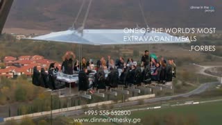 تصاویر تکان دهنده از رستورانی که در آسمان پرواز می کند |(شام در آسمان!)