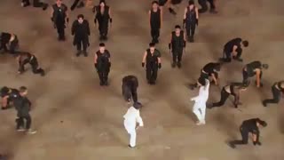 کلمه هم معنی برا پشمام ریخت سراغ دارین؟