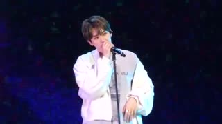 SuperM Baekhyun Betcha & UN Village Live at The O2 Arena London